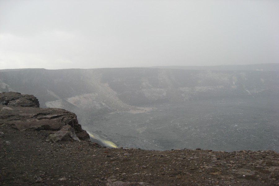 ../image/volcano - keanakako'i crater 2.jpg